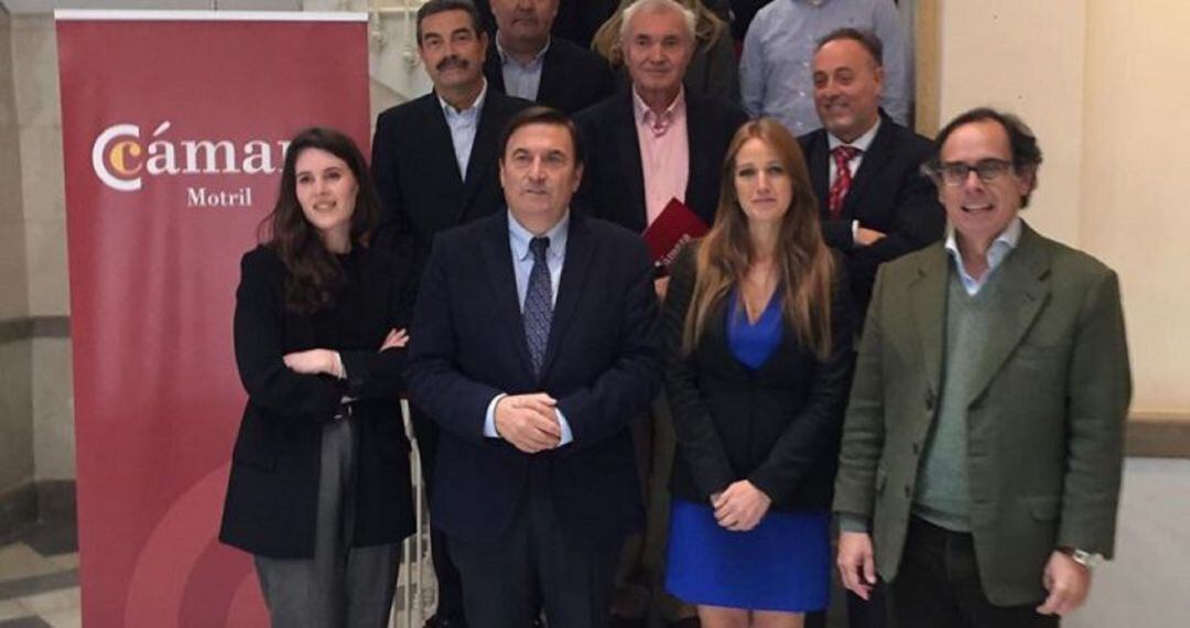 Angel Gijón, presidente de la Cámara de comercio de Motril, junto a su junta directiva