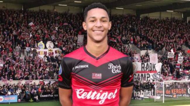 Virgil, durante su etapa en el fútbol galo