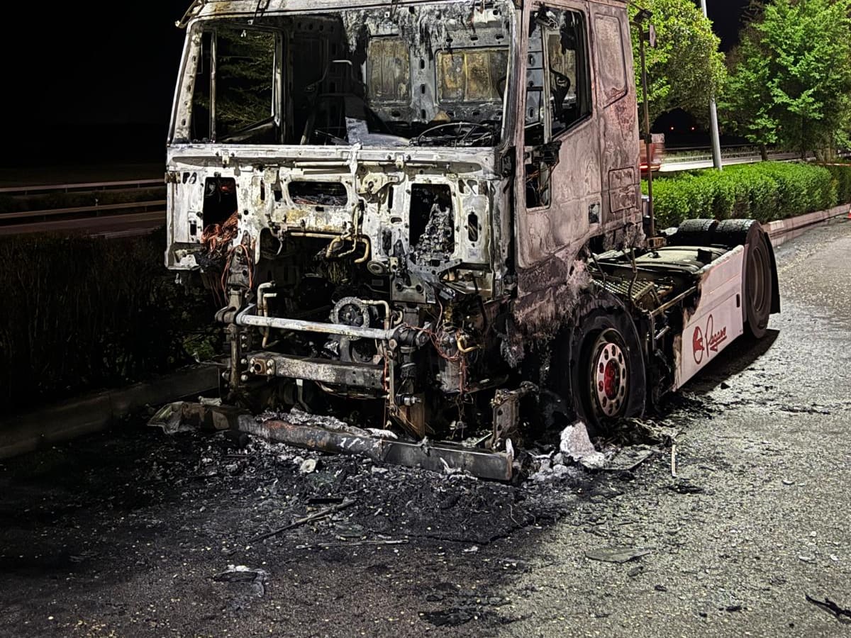 Un camión se incendia en la CM-3112 a la altura del kilómetro 28 sin dejar heridos