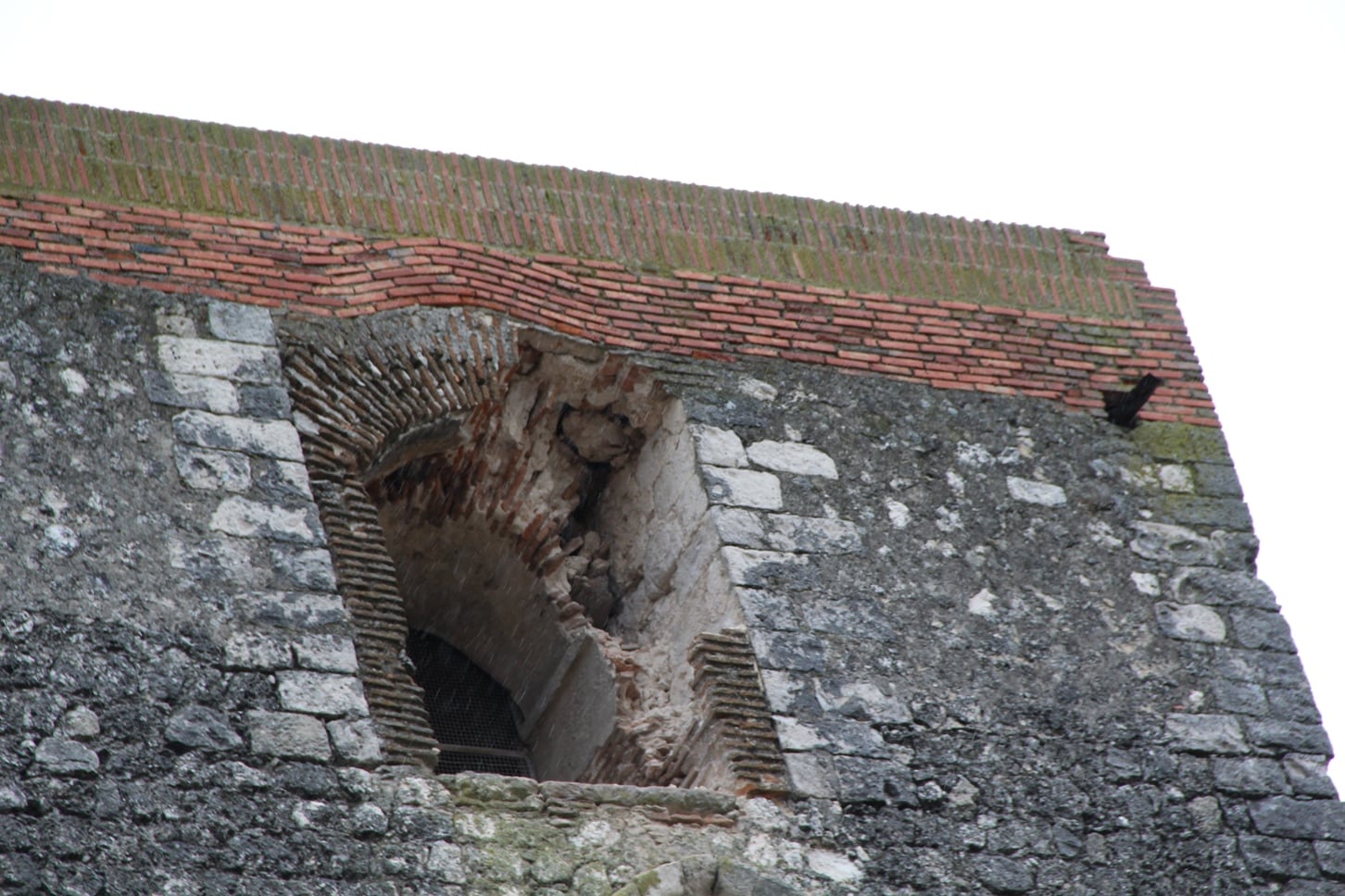 Derrumbe del arco de la torre de la iglesia de San Andrés de Cuéllar