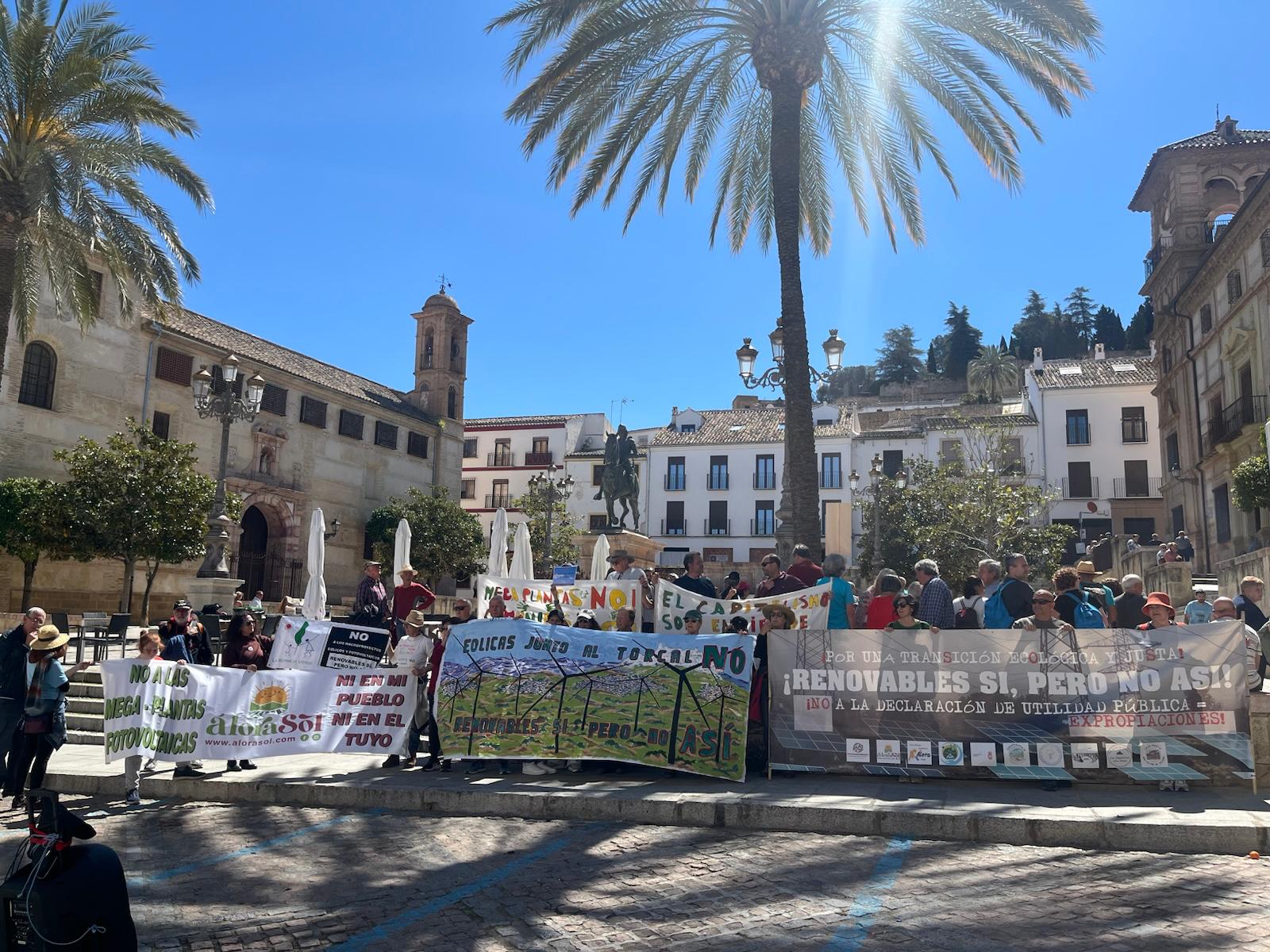 Concentraciónen contra de los parques eólicos proyectados el Sur del Torcal