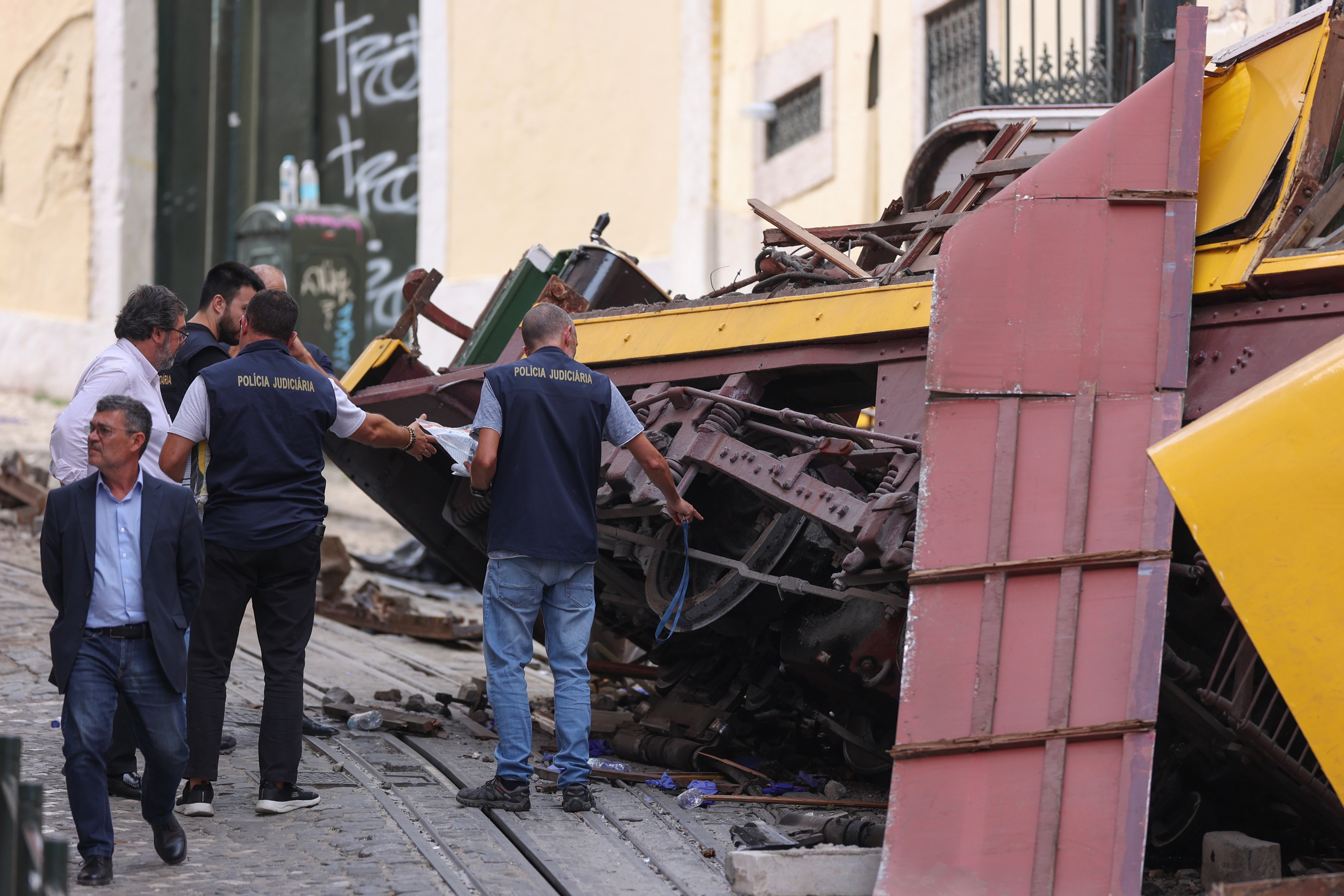 Secuelas del descarrilamiento del funicular Gloria en Lisboa