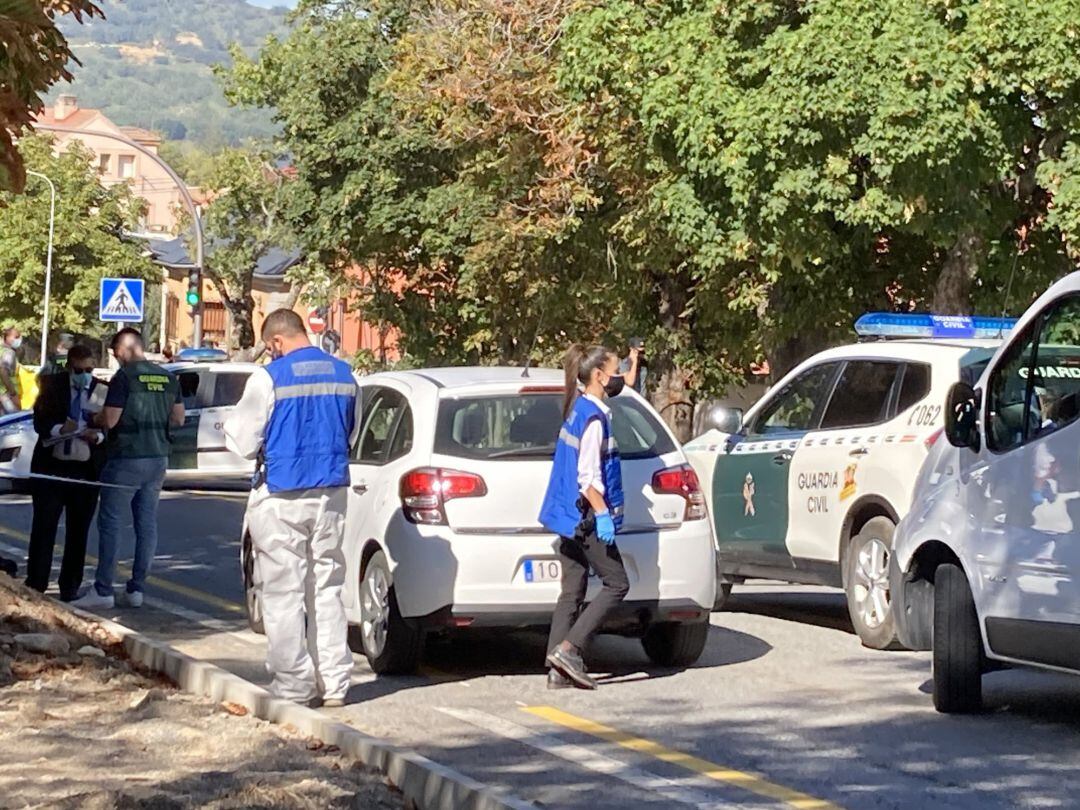 Muere una mujer por arma blanca en la CL-601 dirección Valsaín justo a la entrada al municipio segoviano de La Granja. 