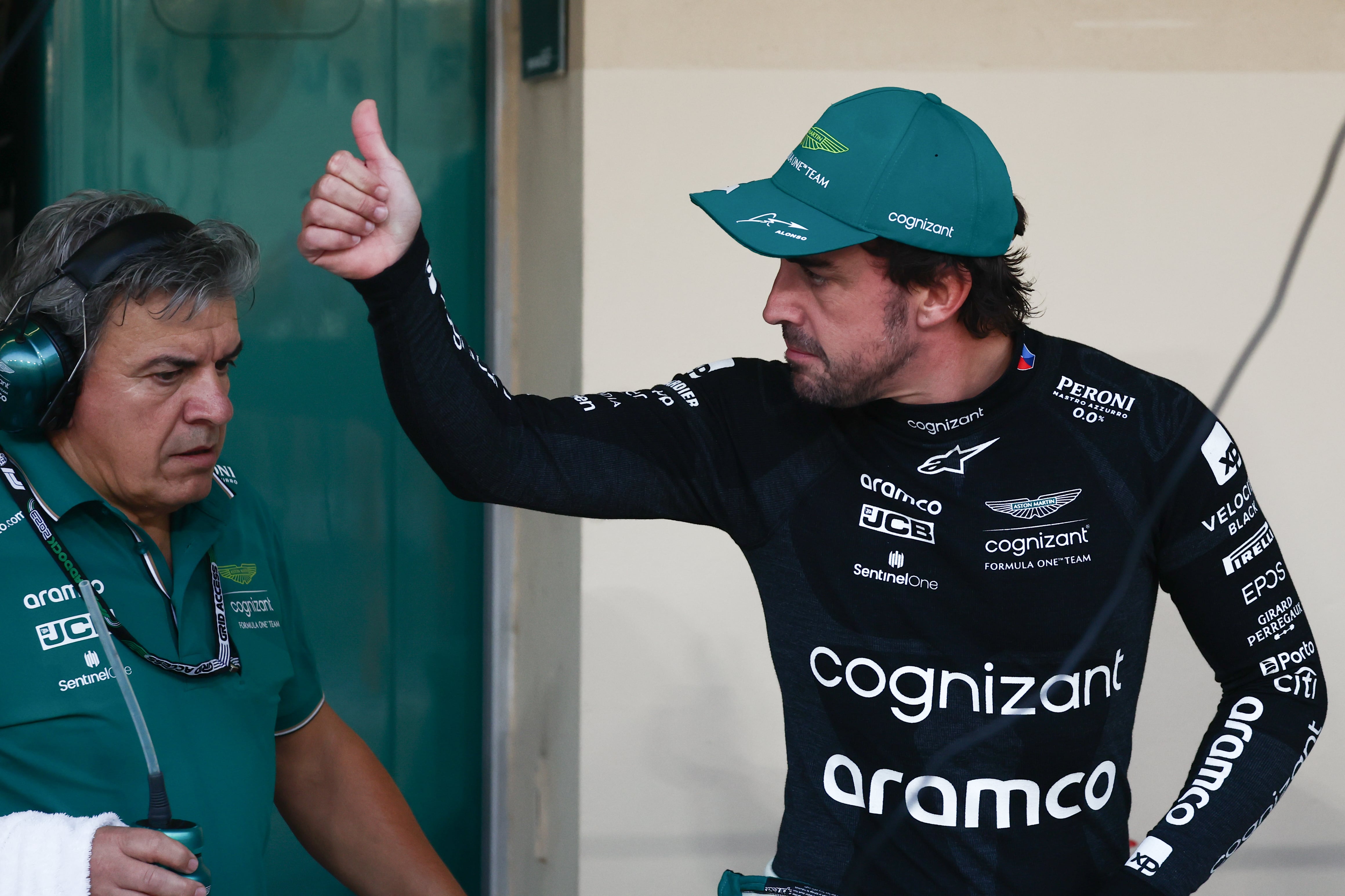 Fernando Alonso, con Aston Martin durante el GP de Abu Dhabi 2023