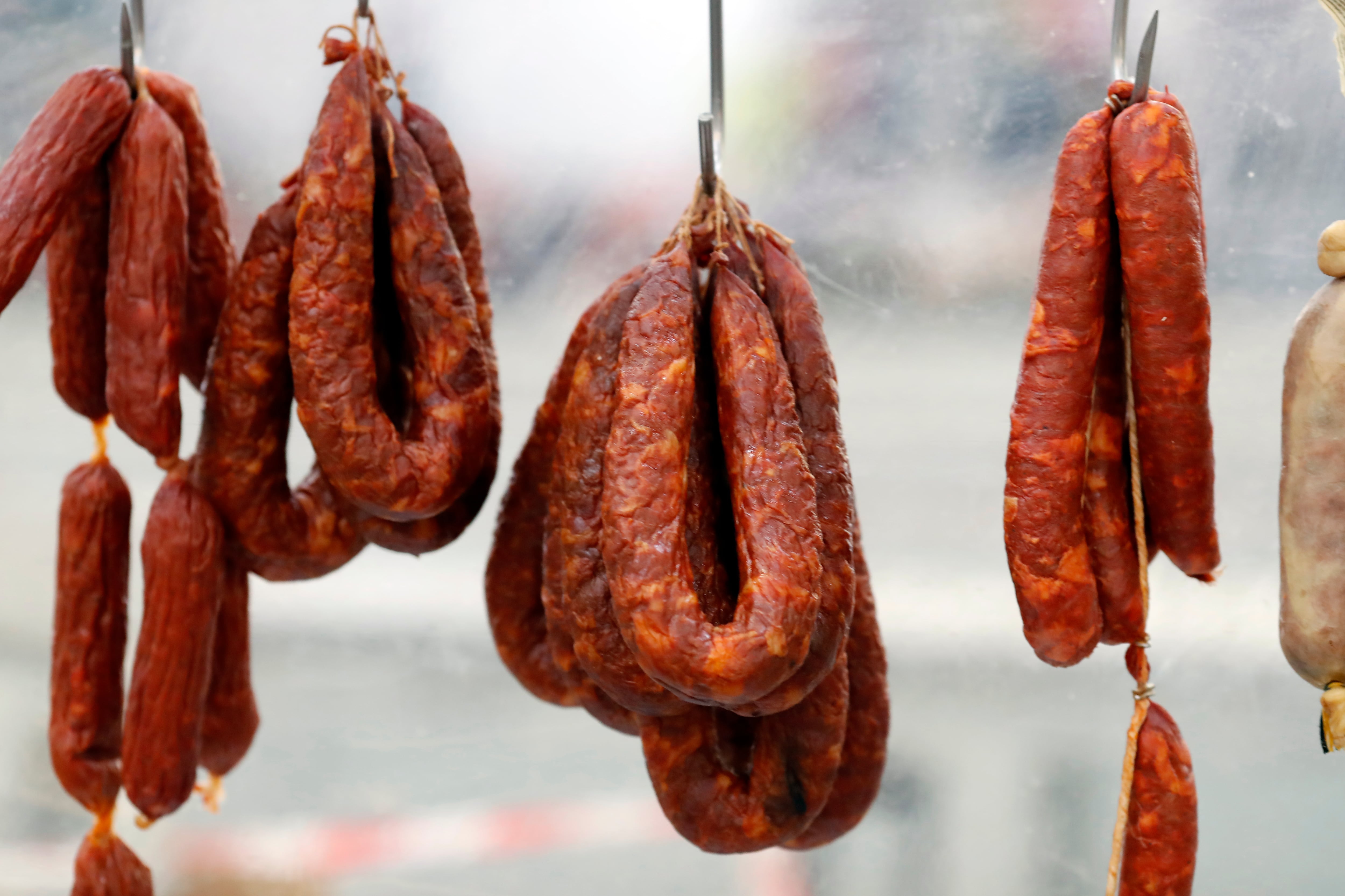 Chorizo en un mercado