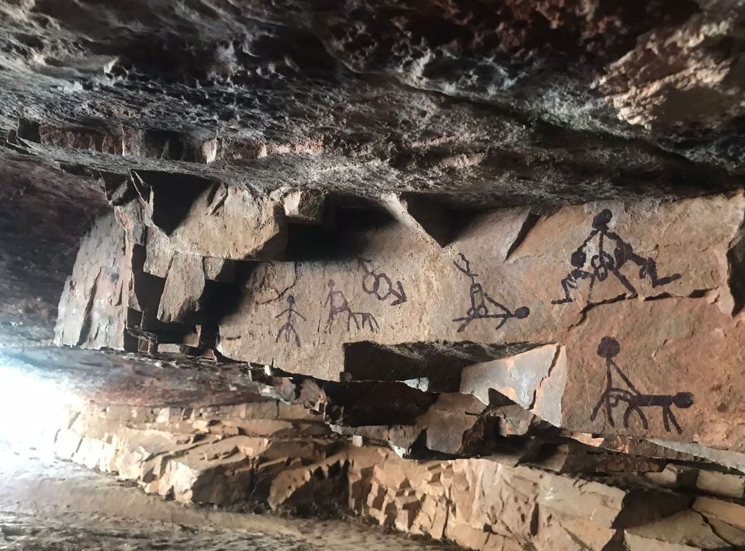 Una de las pintadas publicadas por la plataforma arqueológica en una gruta de Ciudad Real.