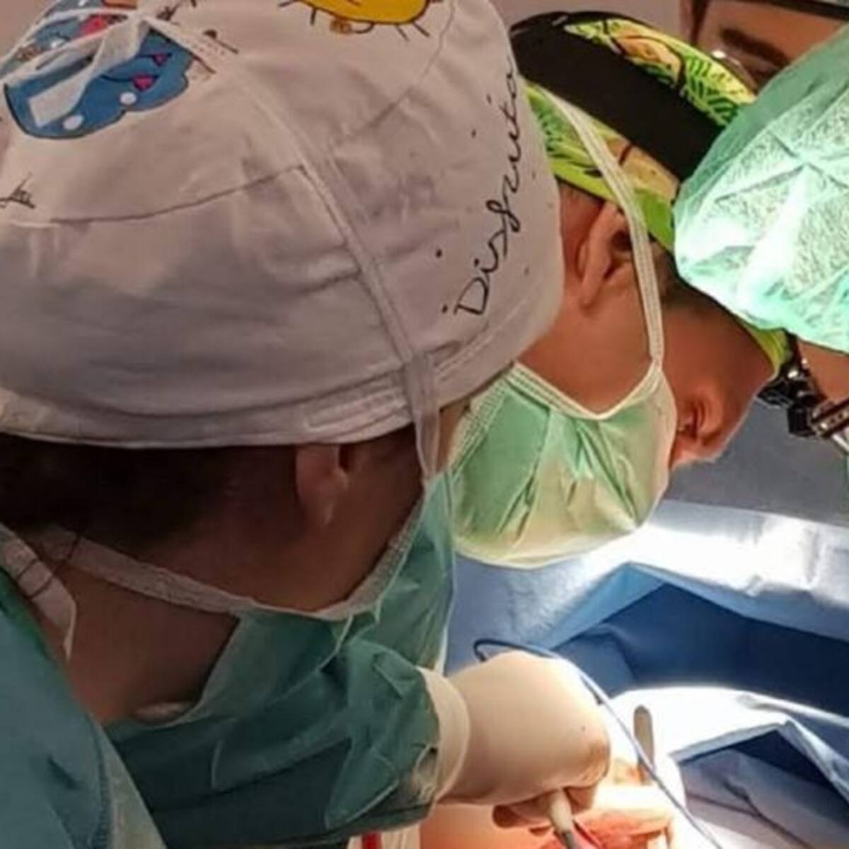 Cirujanos del Hospital Universitario de Jaén realizan una compleja cirugía torácica