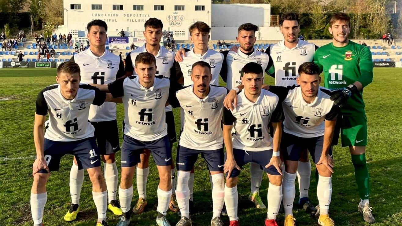 El Eldense B arrancó un valioso empate en el campo del Villena