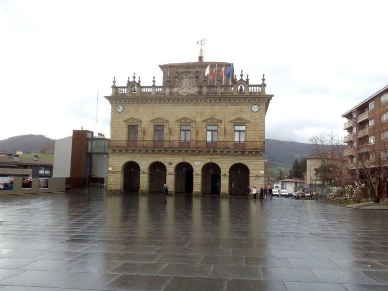 El nuevo edificio de oficinas municipales estará junto al Ayuntamiento de Irun.