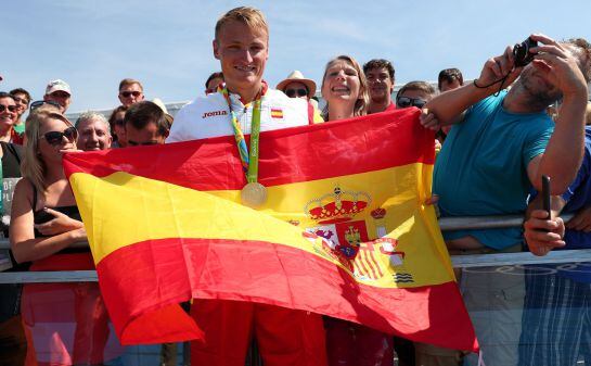 Marcus Walz, con su medalla de oro en los 1.000 metros del K1.