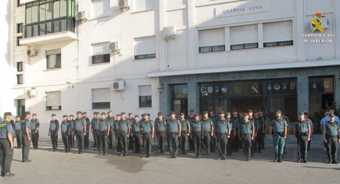 Agentes de Guardia Civil en Algeciras.