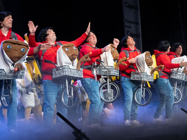 Chirigota: Los que se lo llevan calentito.