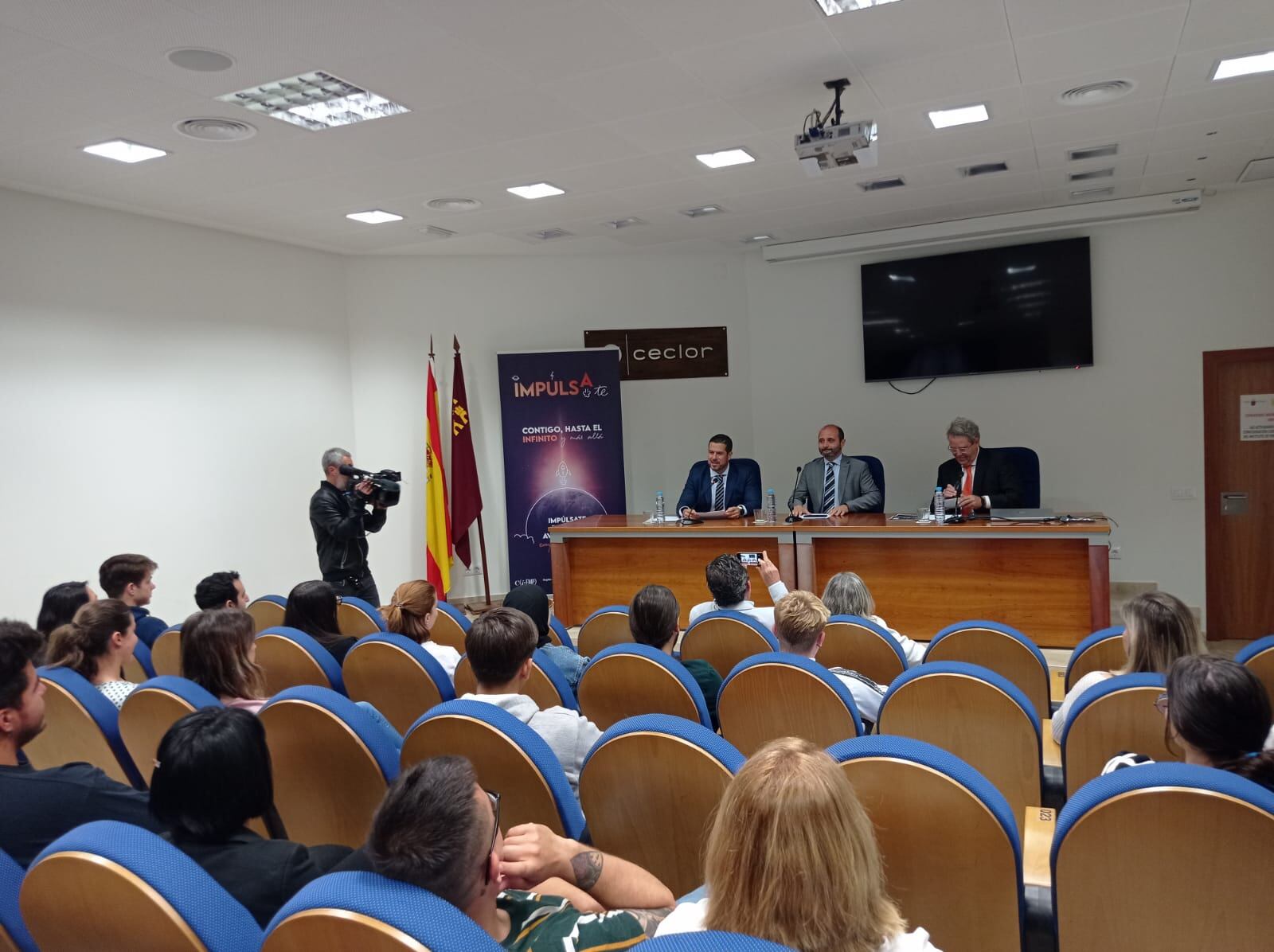 Encuentro con emprendedores del programa Impulsa (re)Lanza