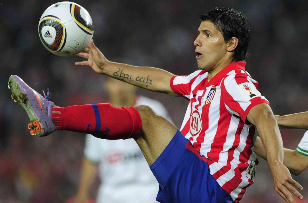 Sergio Agüero, en un partido con el Atlético de Madrid en 2010.