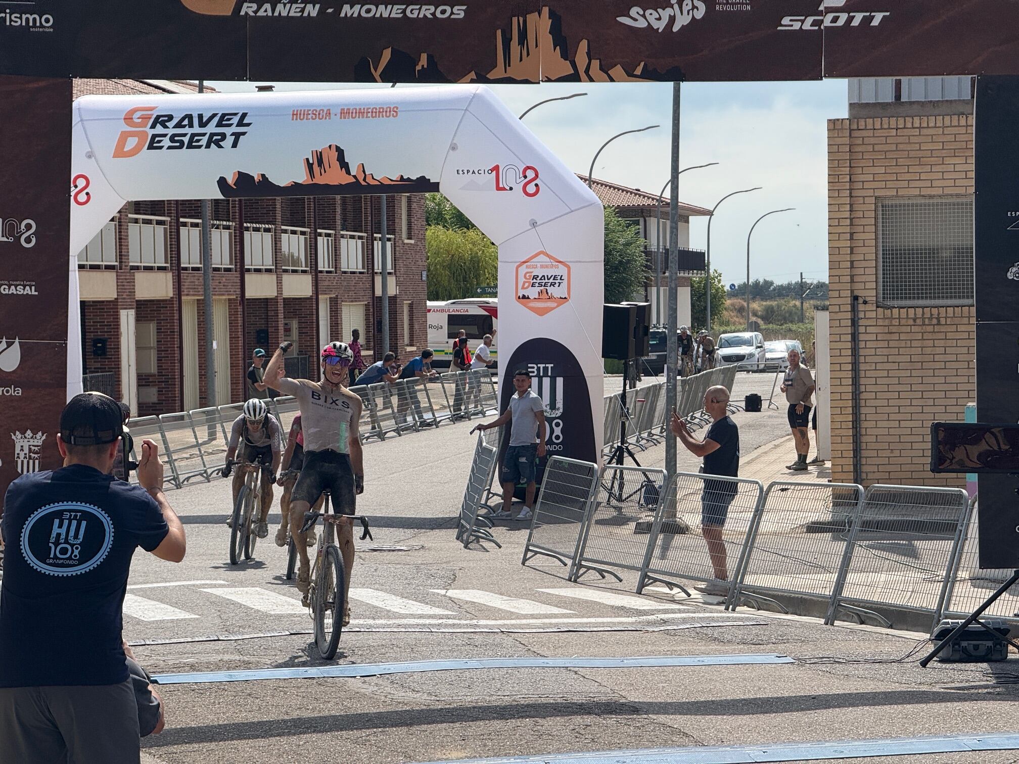 Tim Wollemberg se llevó al victoria de la I Gravel Desert