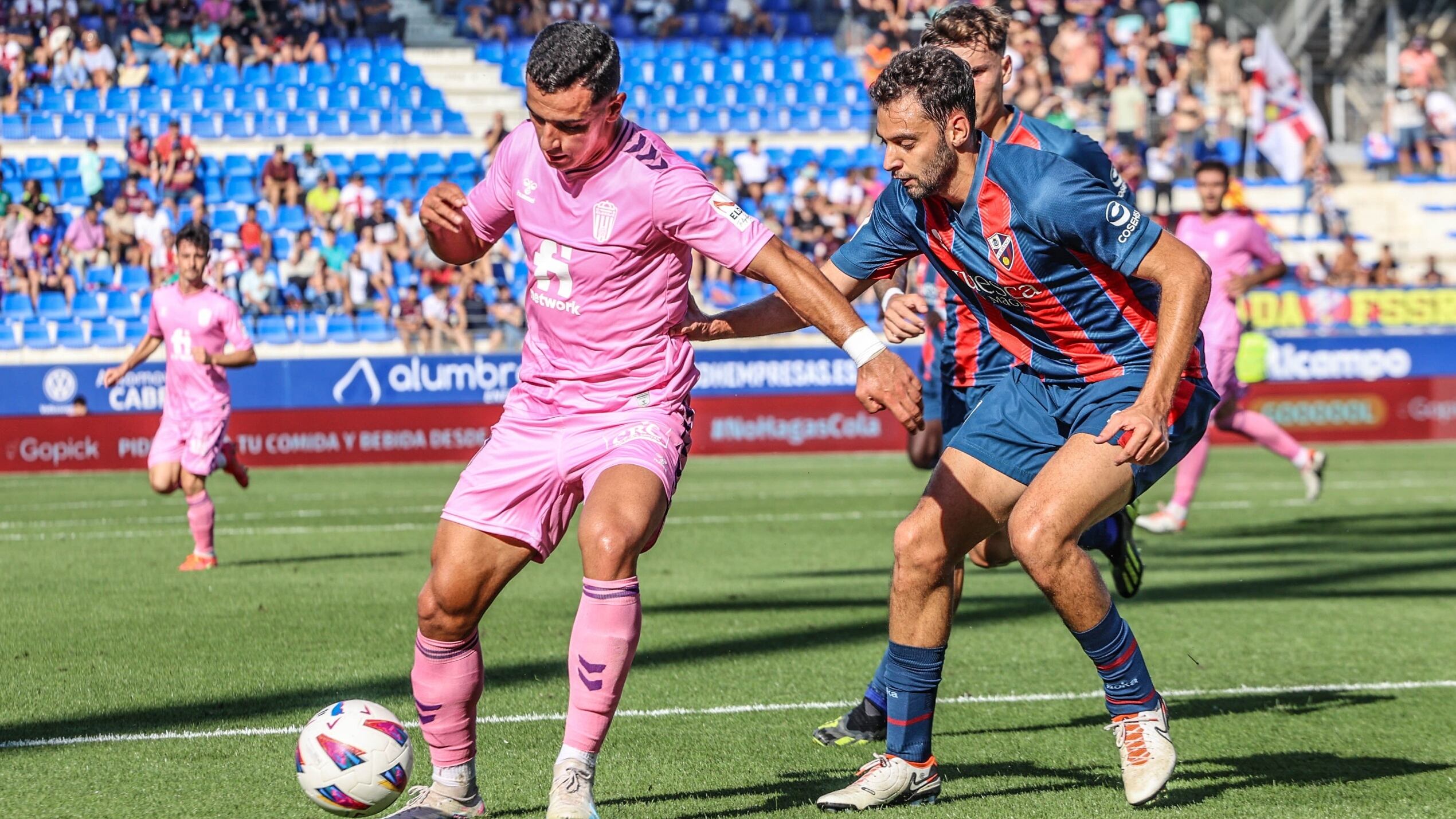 Iván Martos cambia la azulgrana del Huesca por la del Eldense