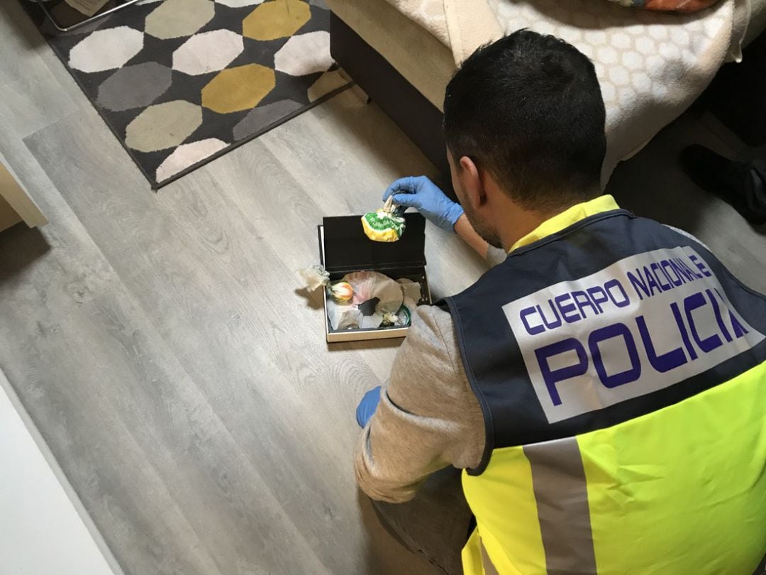 Droga encontrada en uno de los domicilios
