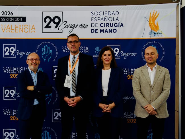 Ximo Montenegro y Gonzalo Salvador, gerente y director Médico del hospital Quirónsalud Valencia, Asunción Perales, Secretaria Auntonómica de Sanidad y Dr.Carratalá