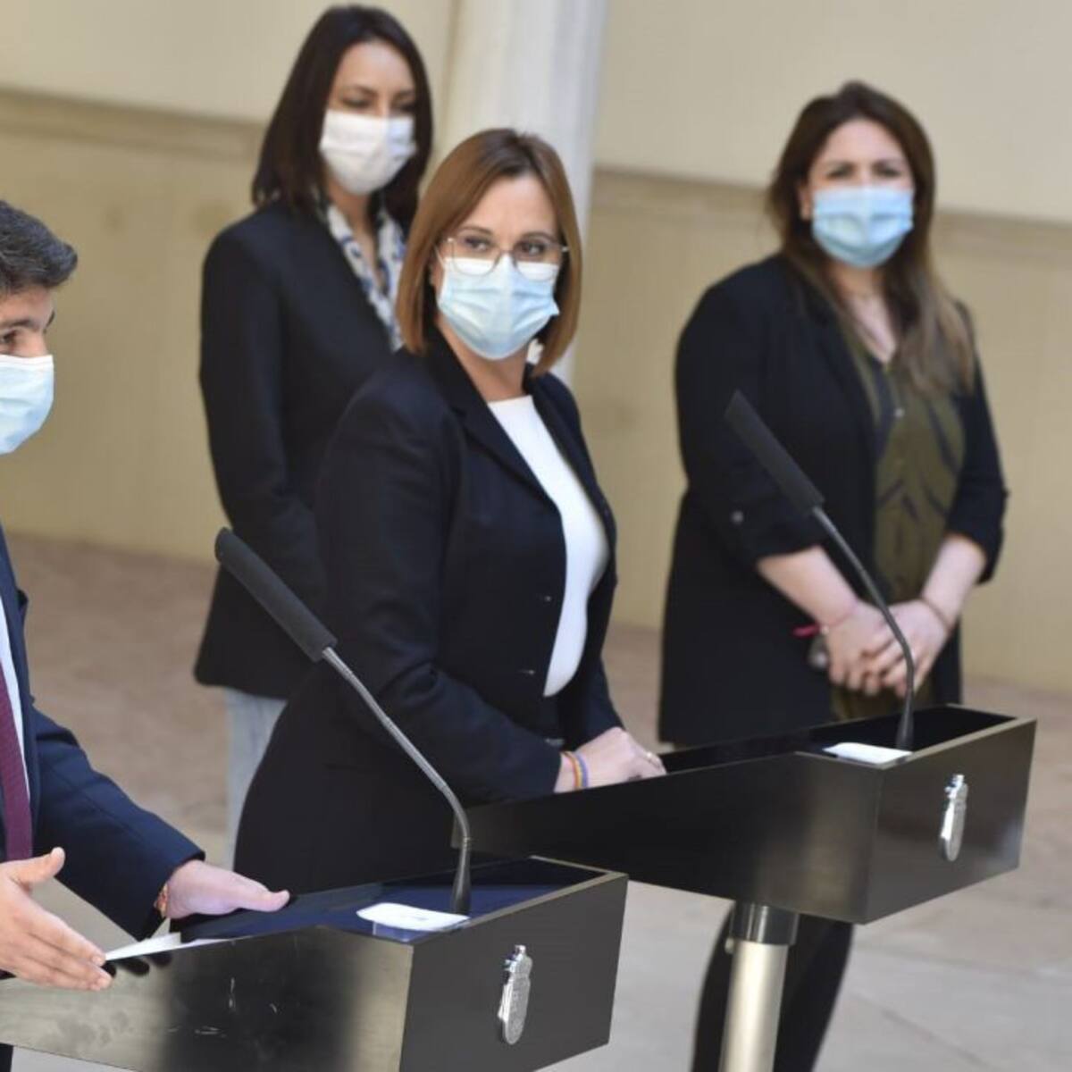 "A ver cómo traga Feijóo con el elenco de tránsfugas": analizamos el año después de la moción de censura con Montiel y Segura