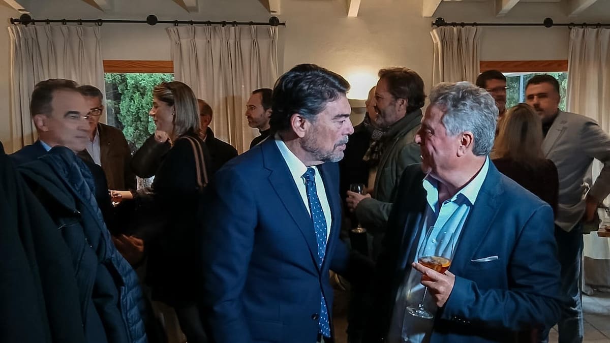 Enrique Ortiz, propietario del Hércules, en la comida de Navidad 2025