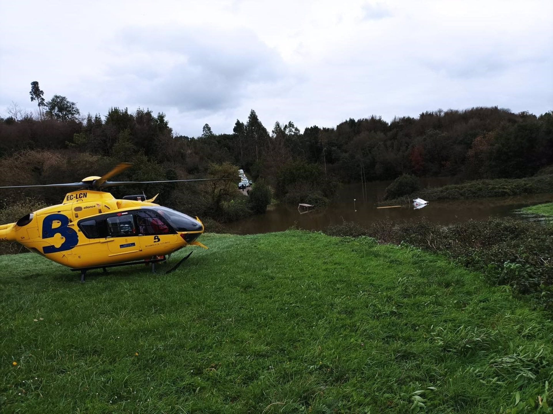 Lugar donde tuvo lugar el suceso en el que falleció ahogado un vecino de Carreño al intentar cruzar una carretera inundada por las intensas lluvia de este semana de temporal