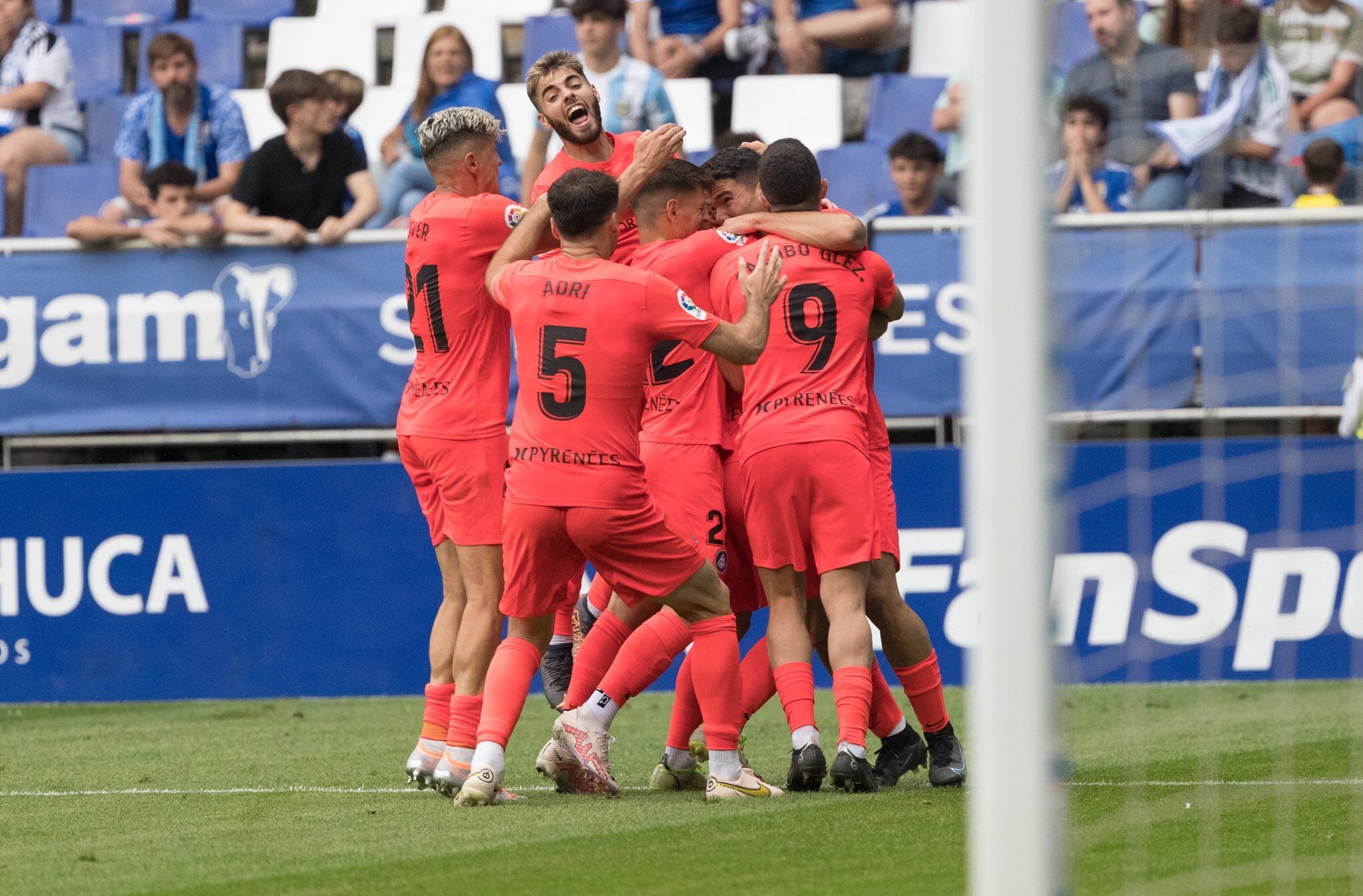 Els jugadors de l&#039;FC Andorra celebrant el gol de Pau Casadesús.