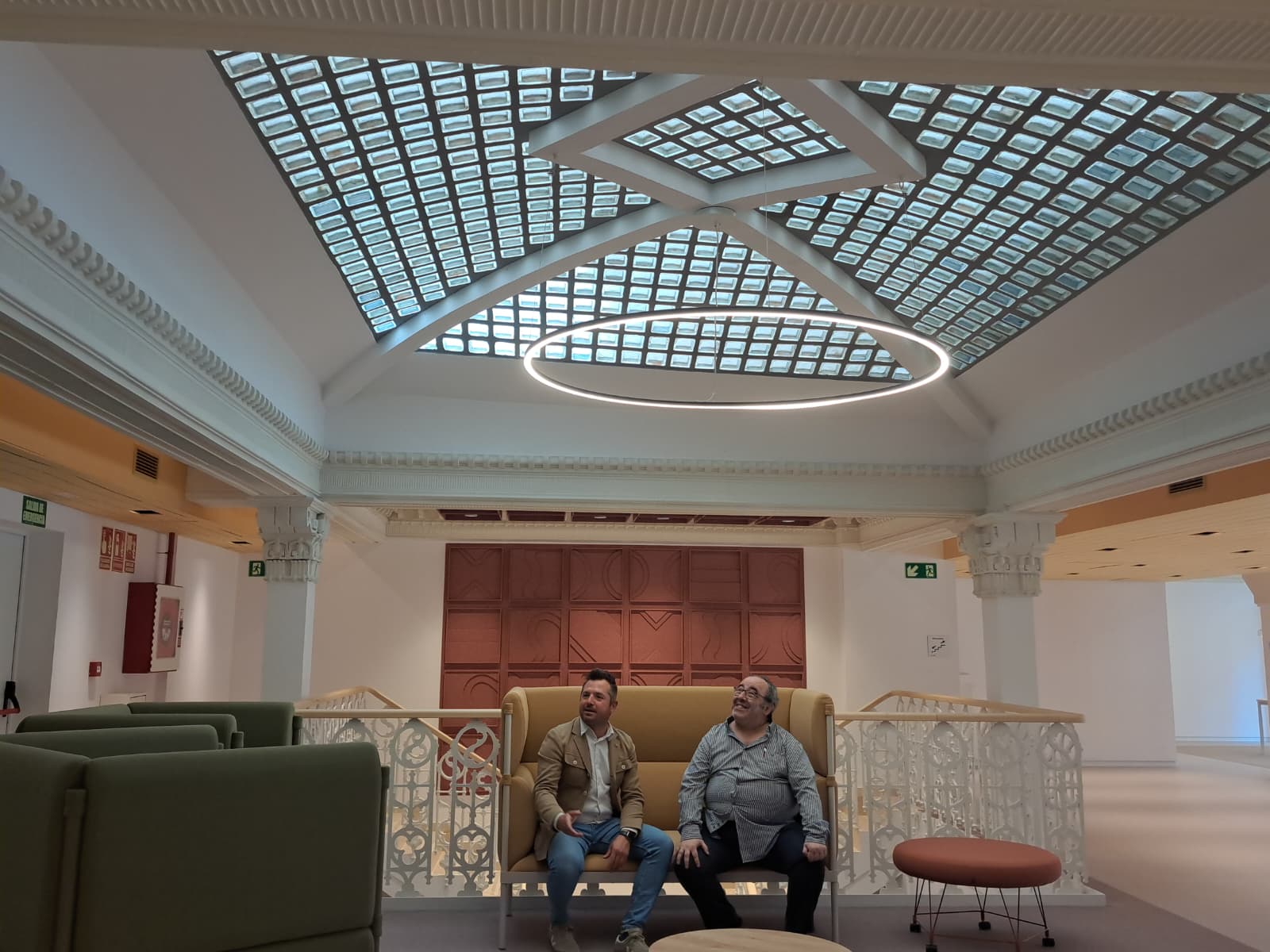 En marcha la instalación del mobiliario de la nueva Biblioteca con la que se recuperan los antiguos Almacenes San Pedro