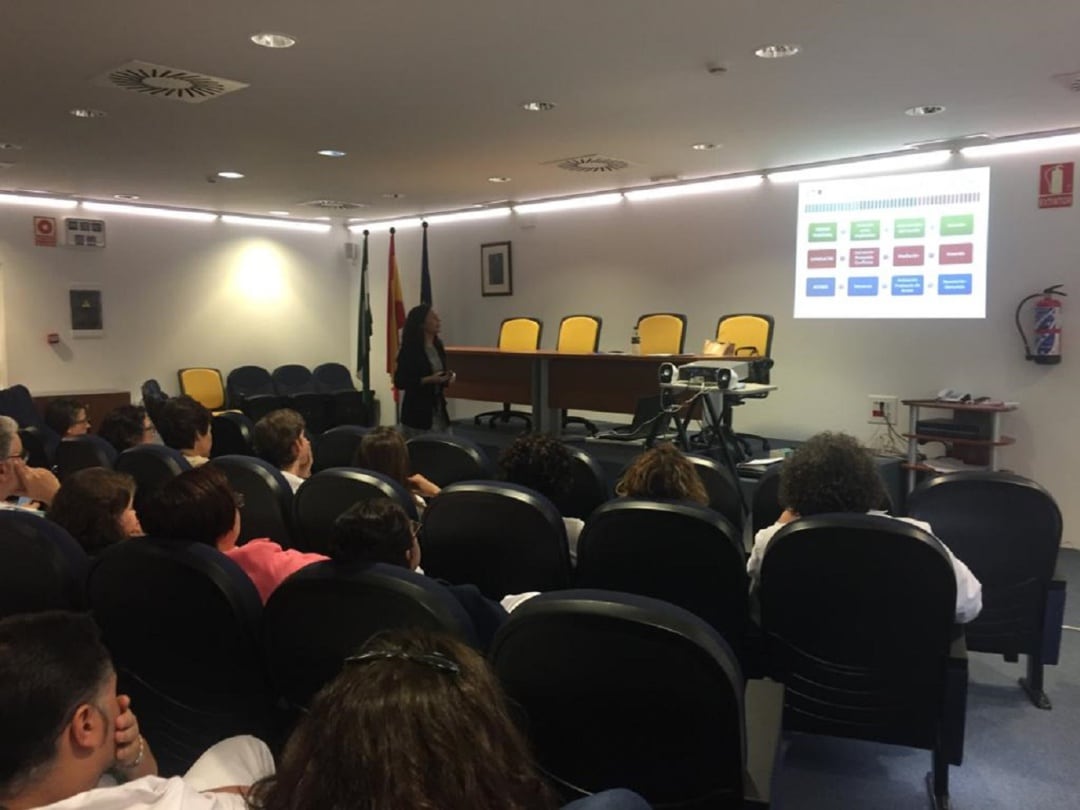 Charla a los trabajadores del centro hospitalario de la comarca segureña