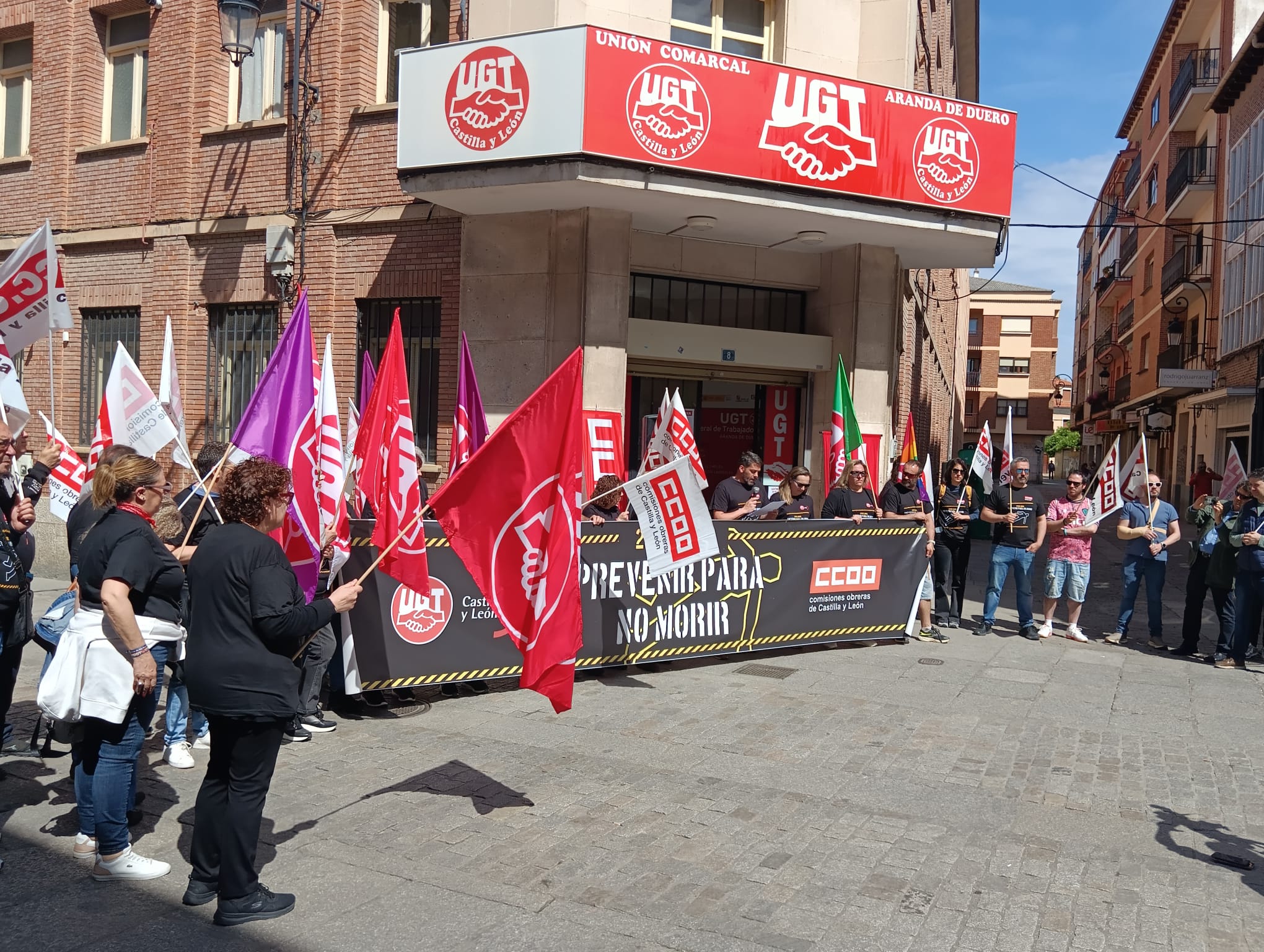 Concentración de UGT y CCOO este martes