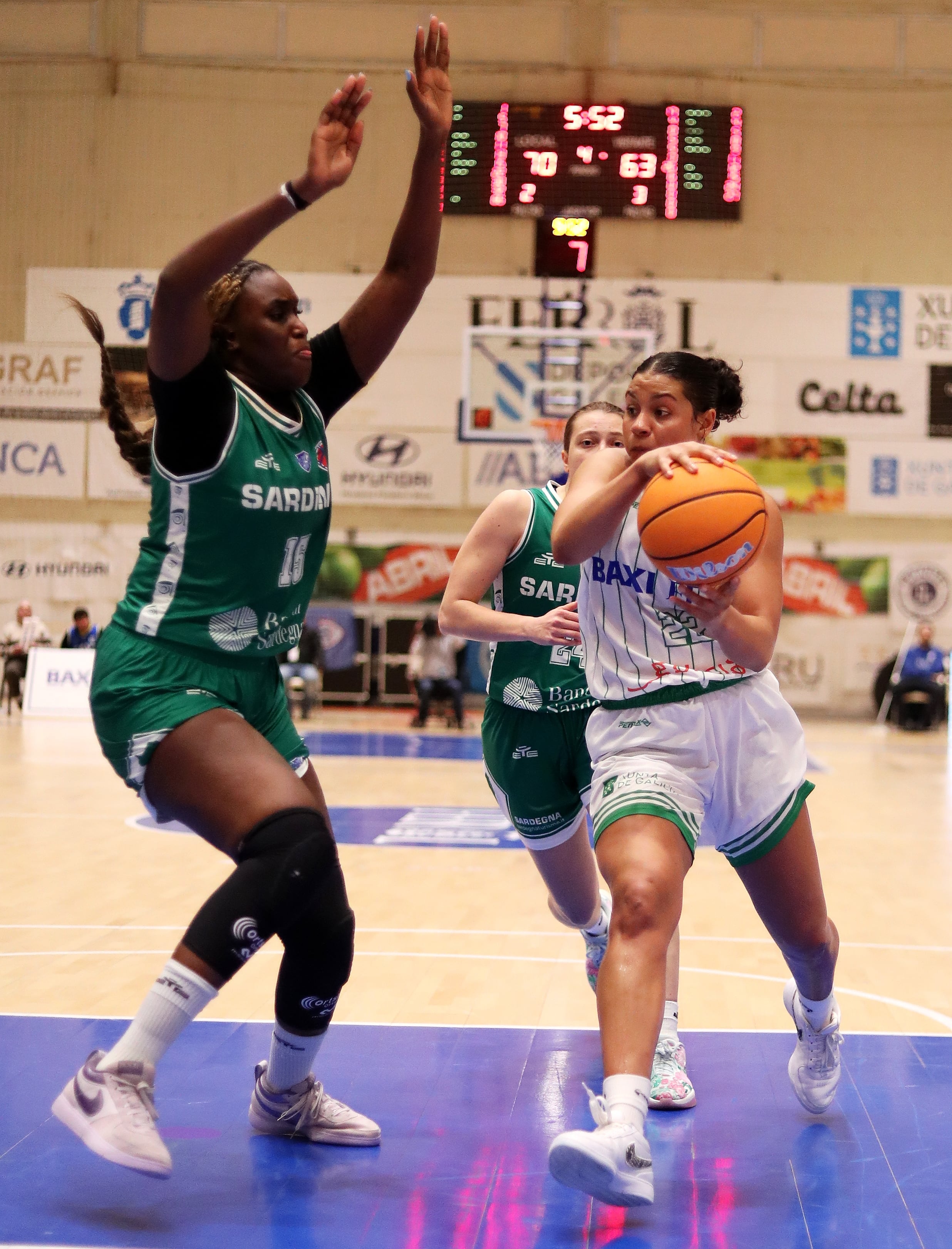 Imagen del Baxi-Dinamo Sassari en A Malata (foto: Mariño / Cadena SER)