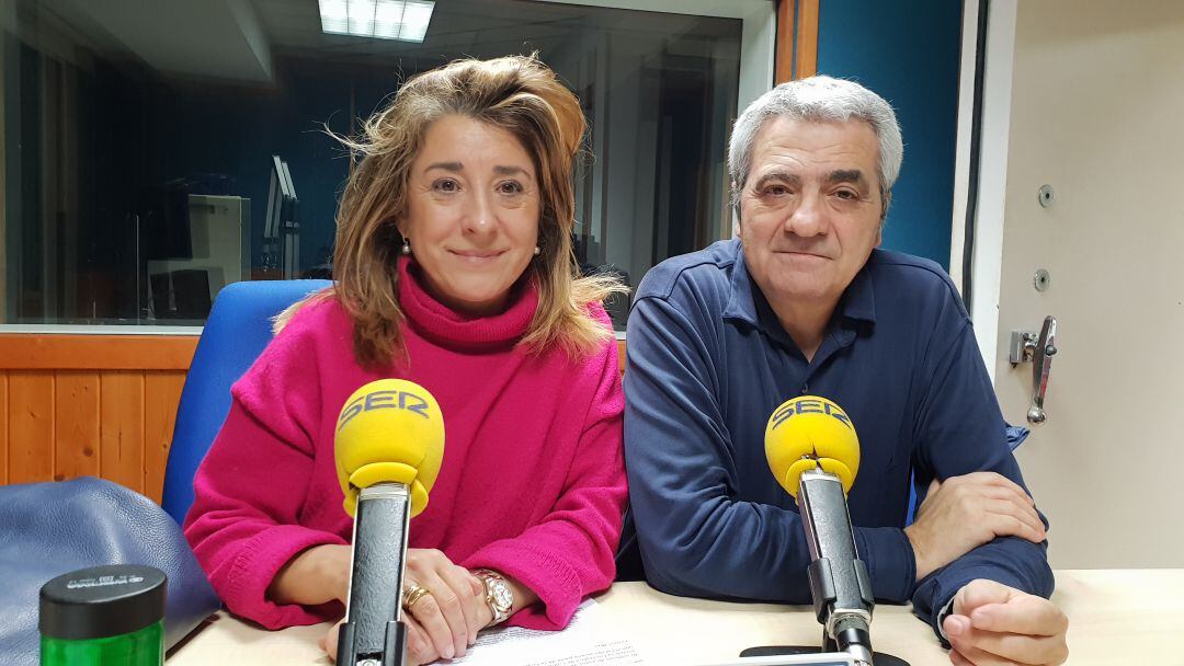 Teresa Huerta y Carlos Sánchez en el estudio de Radio Santander 