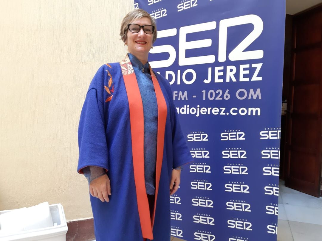 La diseñadora Amy Valentine en los estudios de Radio Jerez.