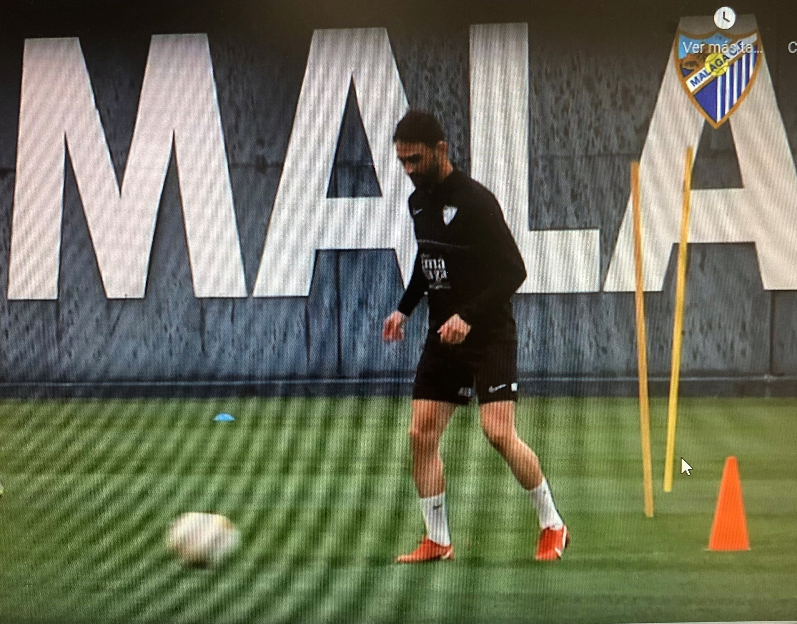 El delantero Adrián López entrenó por primera vez con el Málaga