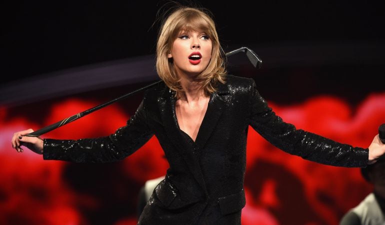 La cantante Taylor Swift durante el concierto en el Staples Center de Los Ángeles.