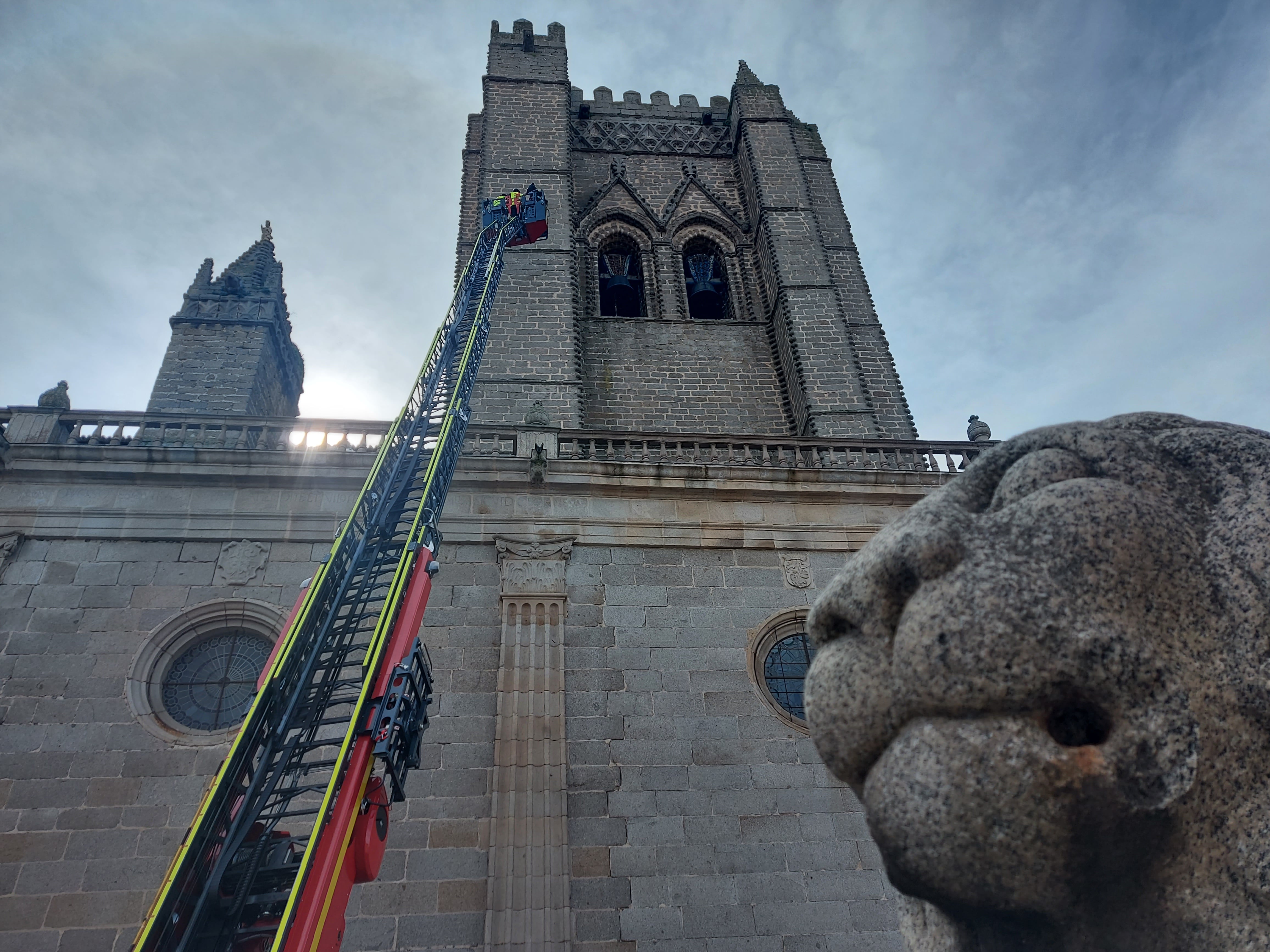 Los bomberos realizaron una demostración en la Catedral de Ávila