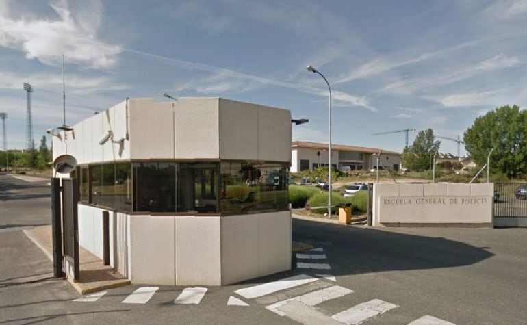 Acceso a las instalaciones de la Escuela Nacional de Policía