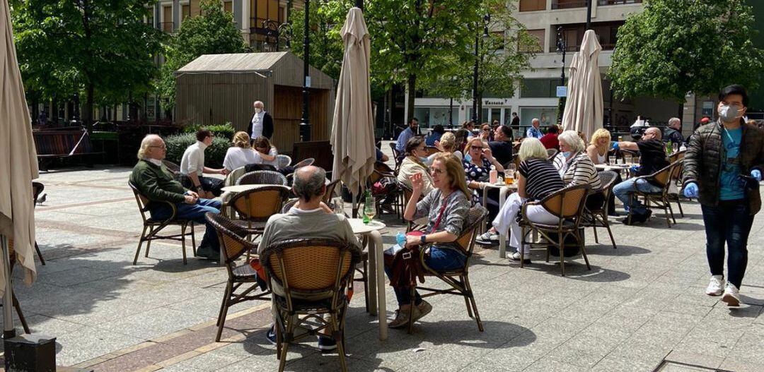 Asturias mantiene prohibido el consumo en el interior de los bares. 