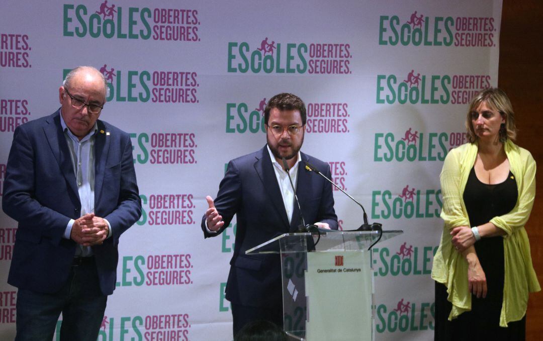 El conseller d'Educació, Josep Bargalló; el vicepresident del Govern, Pere Aragonès, i la consellera de Salut, Alba Vergés