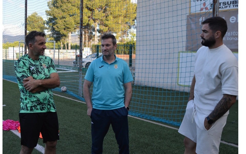 Javi Montava es entrenador del Muro CF