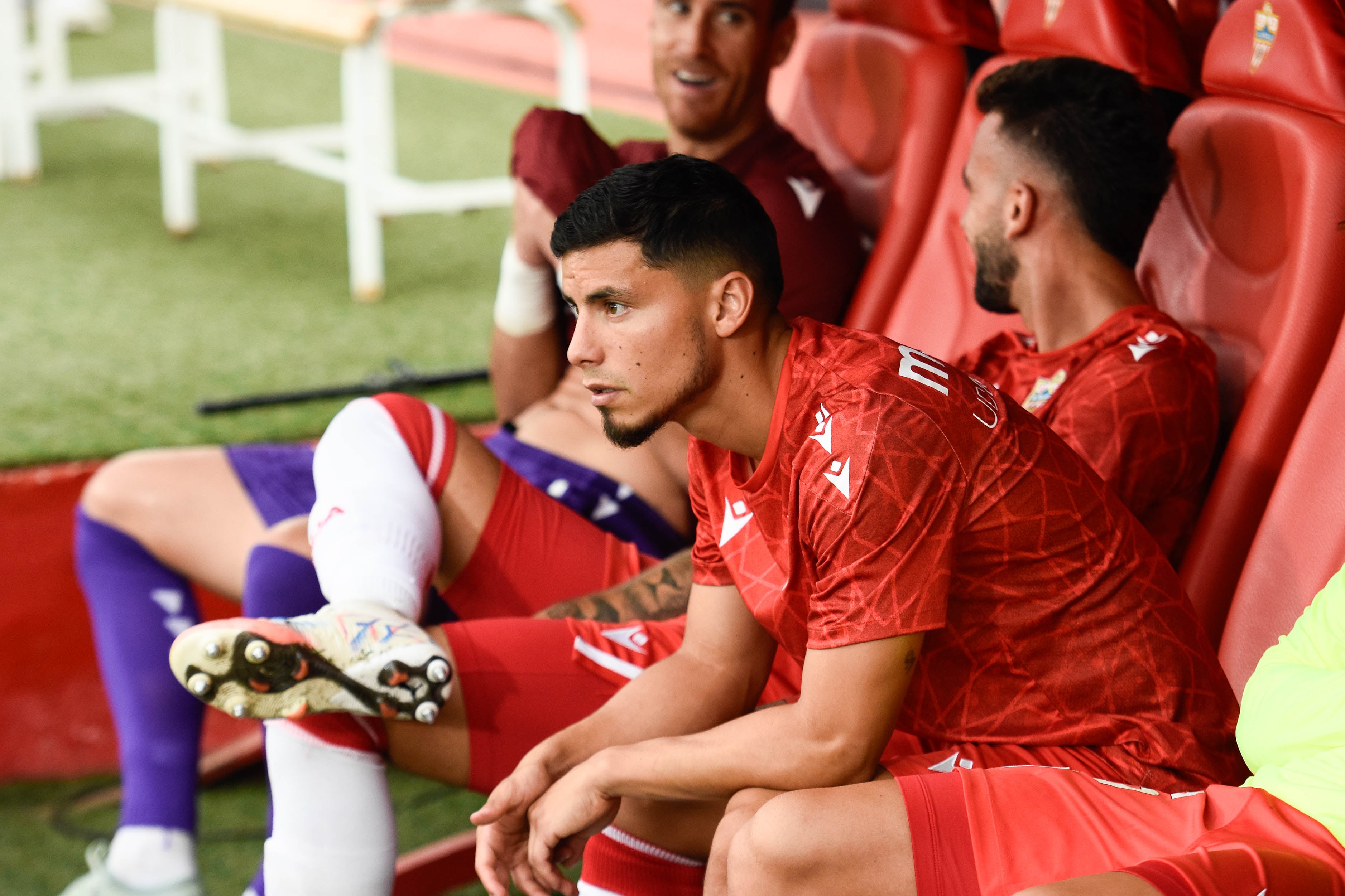 El argentino en el banquillo del Estadio de los Juegos Mediterráneos.