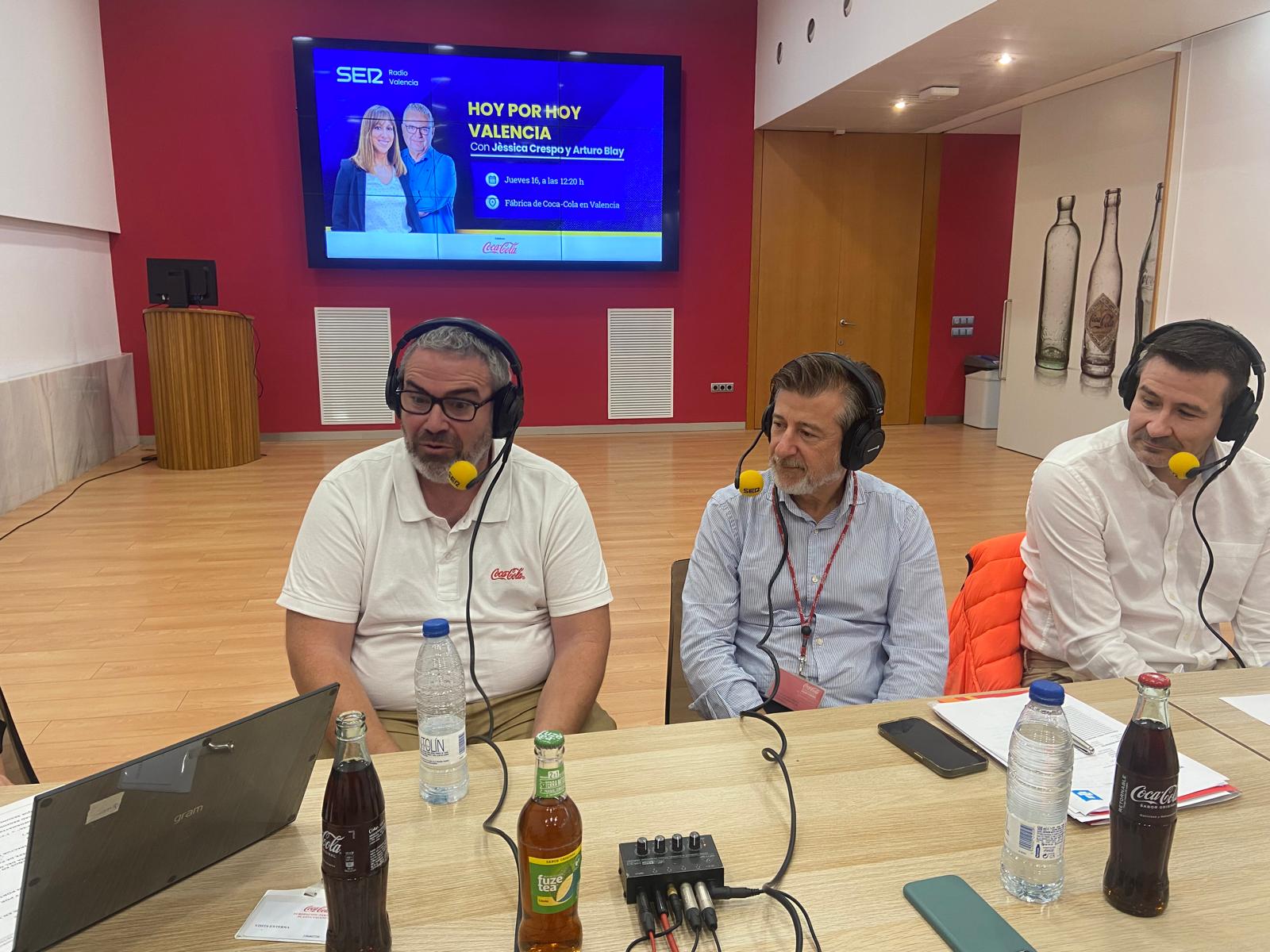 Javier Carrillo junto a Fernando Álvarez y Juan Carballal