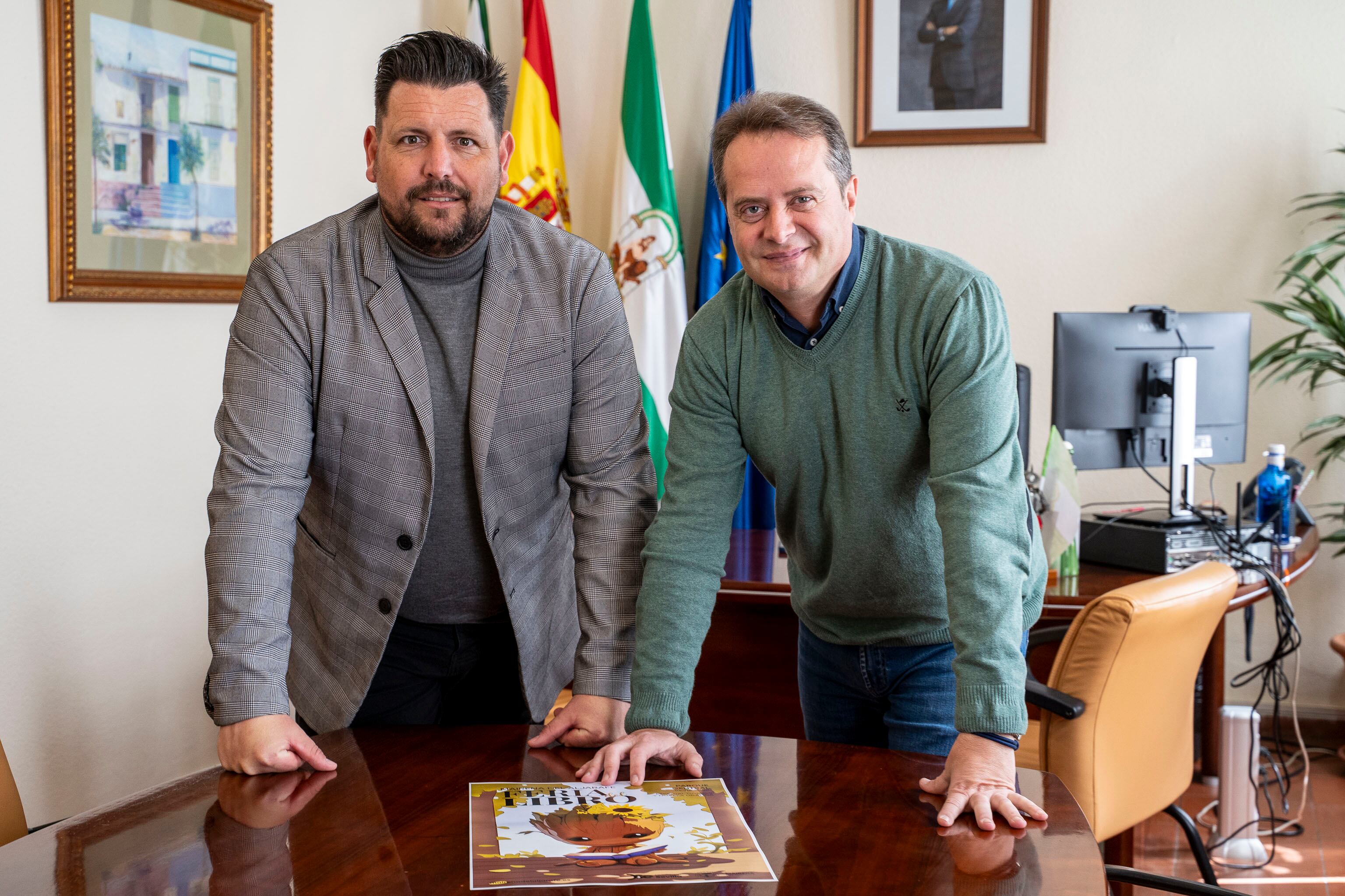 El alcalde de Mairena del Aljarafe, Antonio Conde, junto a Sergio Toro, concejal de Cultura