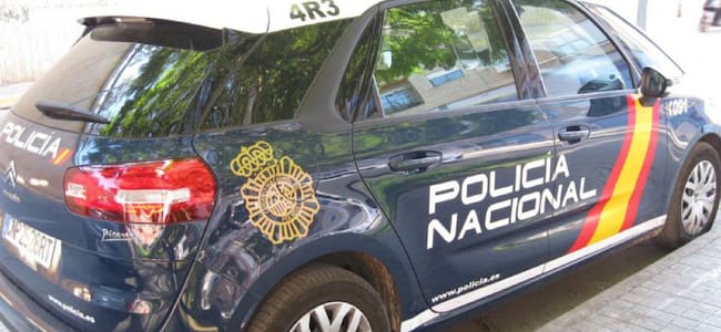 La actuación de la Policía Nacional consiguió detener en Getafe a un hombre, buscado por la Justicia, que en su huída entró en una casa y retuvo a su propietaria.