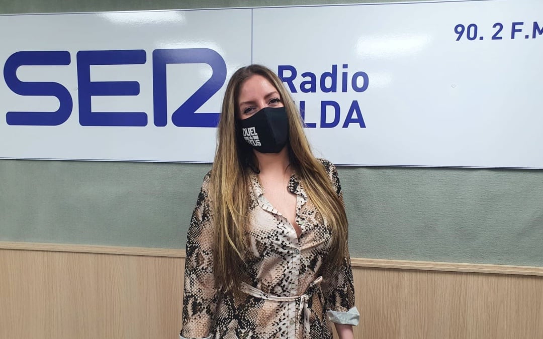 Laura Sánchez, en el estudio de Radio Elda SER