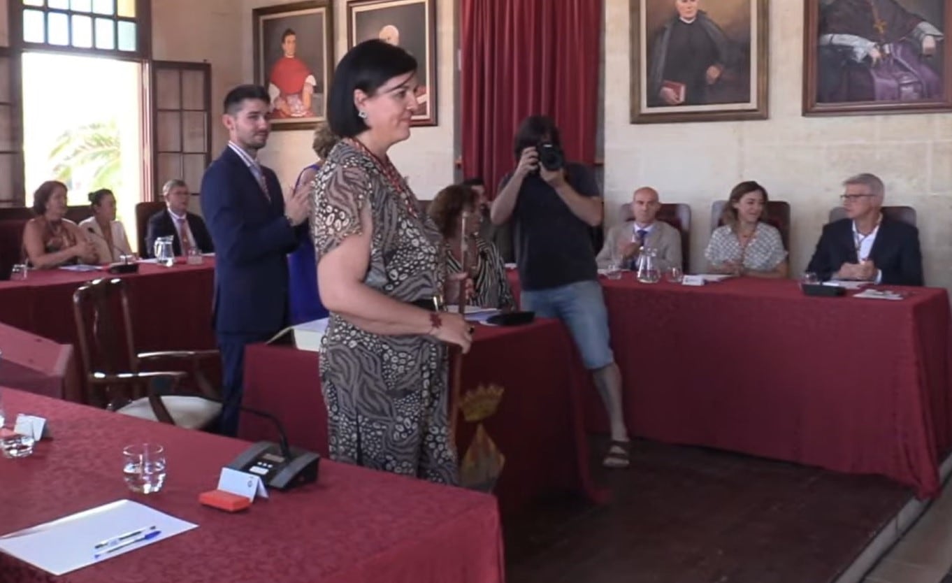 La popular Juana Mari Pons  perdrà, previsiblement, demà el seu càrrec de batlessa de Ciutadella.