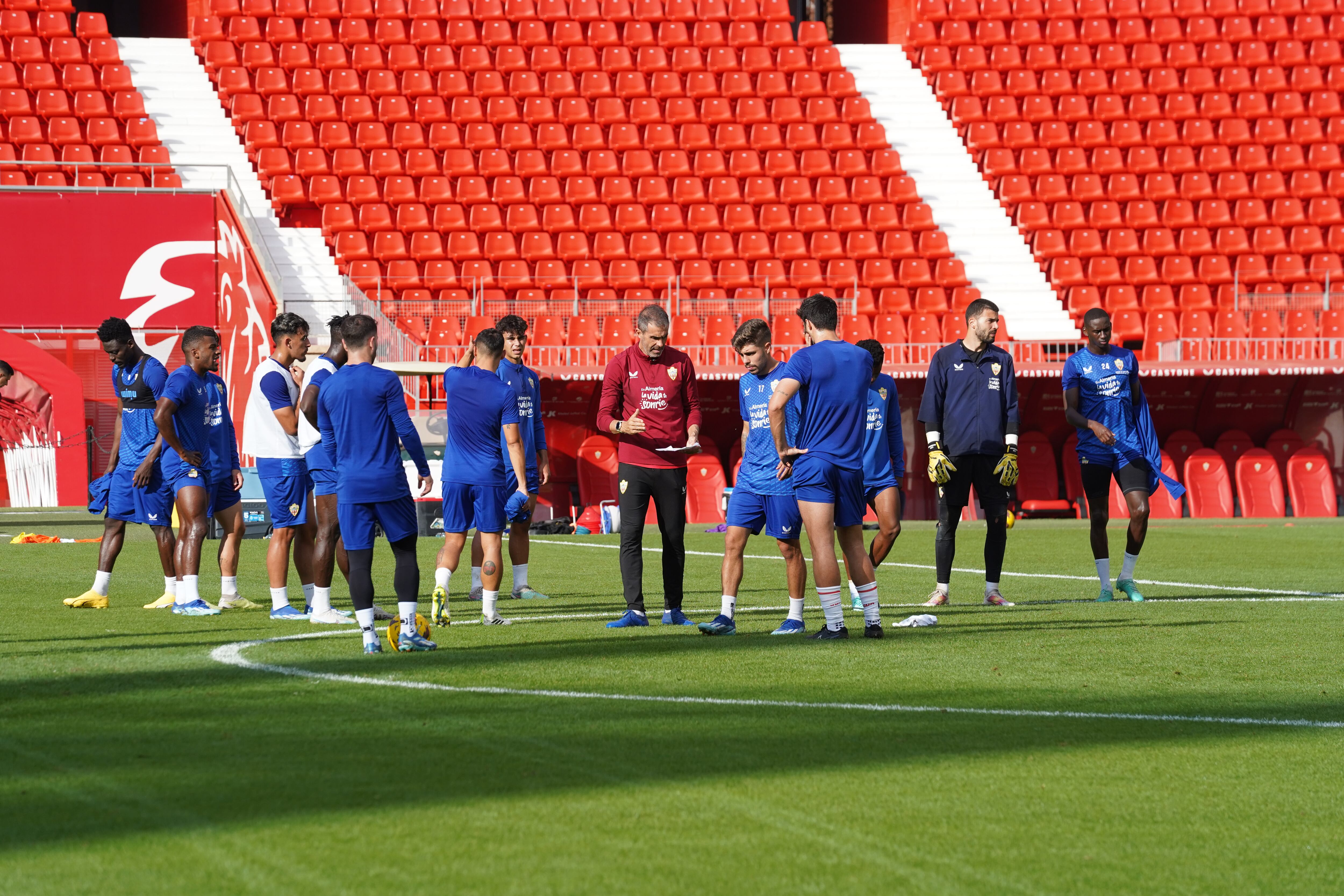 Garitano en una charla para levantar a la plantilla en el plano anímico y deportivo.