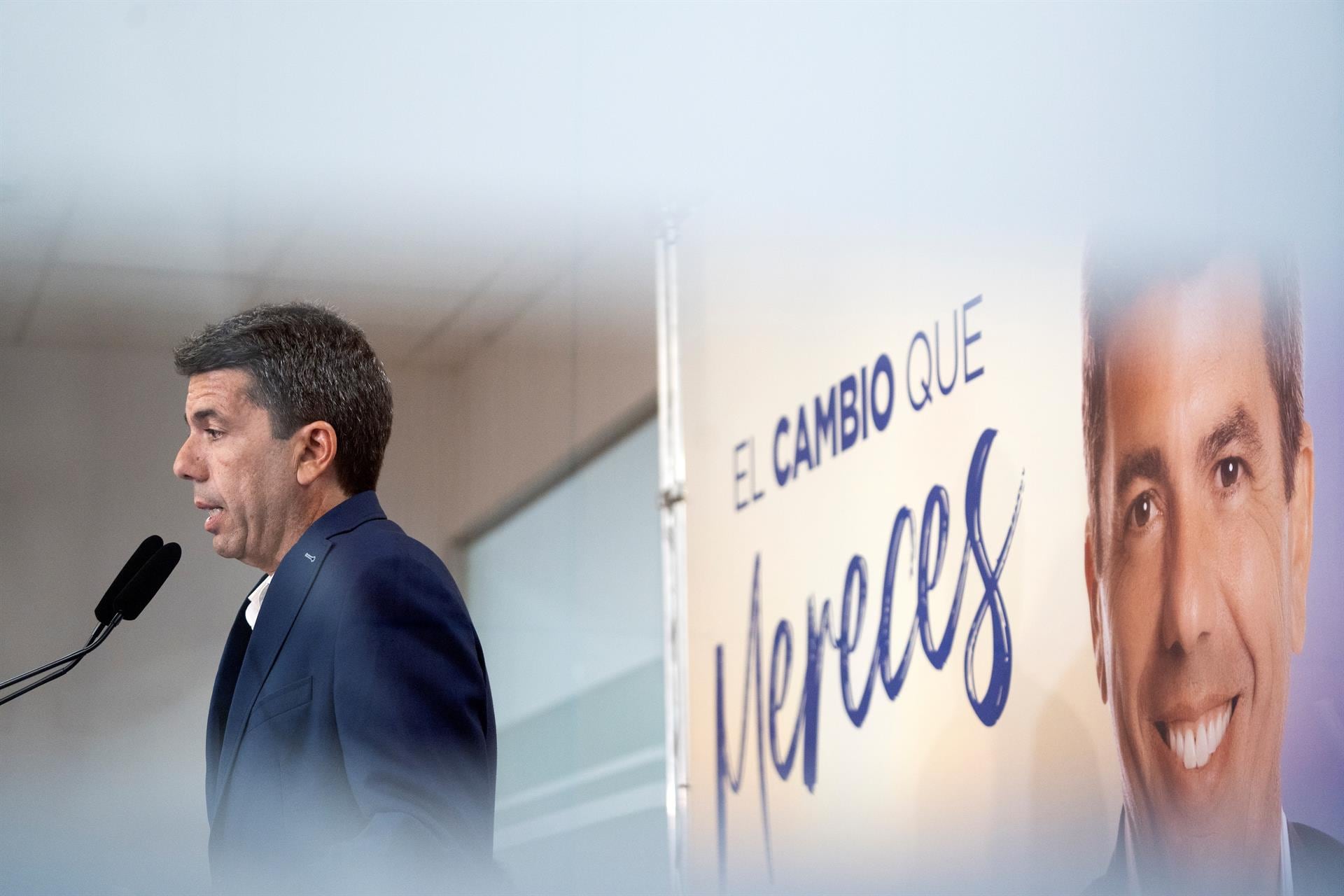 El presidente del PPCV, Carlos Mazón, durante una rueda de prensa tras la reunión de la junta directiva extraordinaria del PPCV en la sede del partido