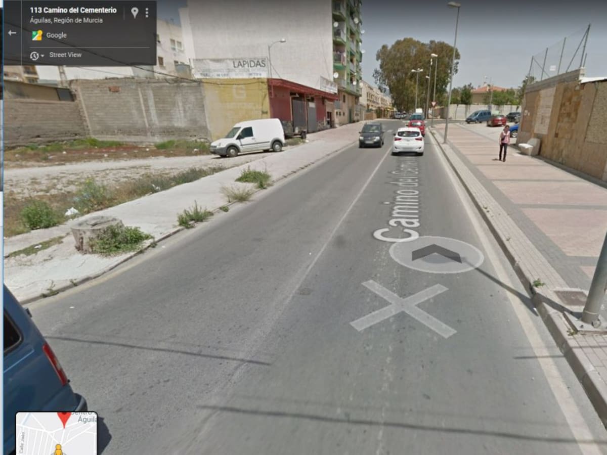 Un incendio en edificio de siete plantas de Águilas obliga a los vecinos a refugiarse en la terraza