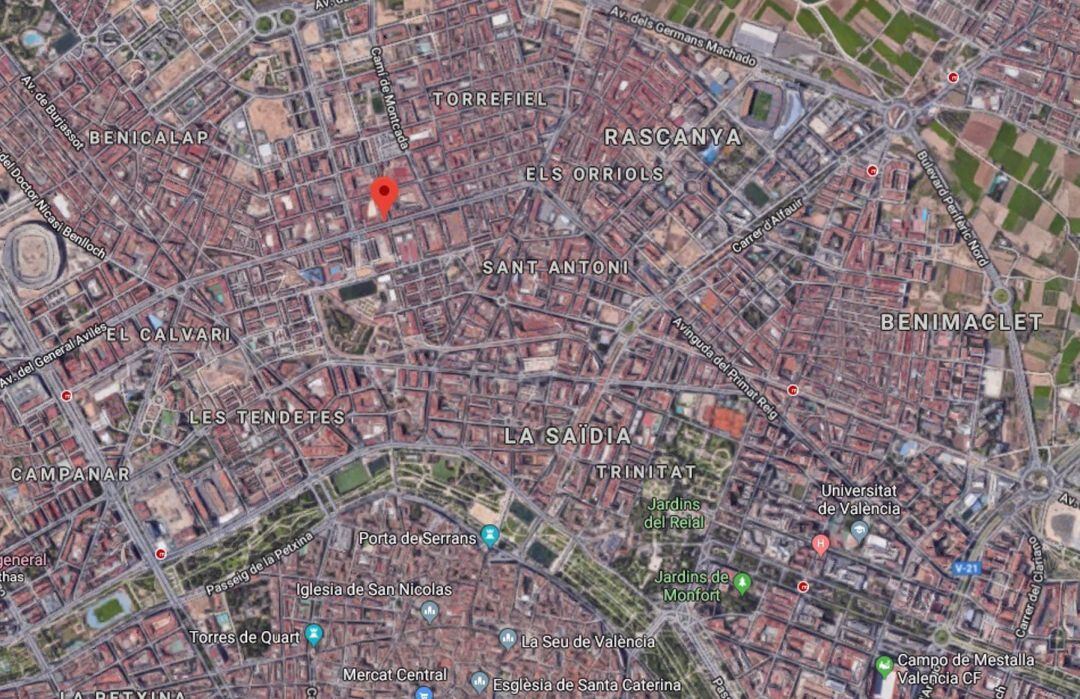 El túner se ha tenido que cerrar al tráfico sobre las 9 de la mañana