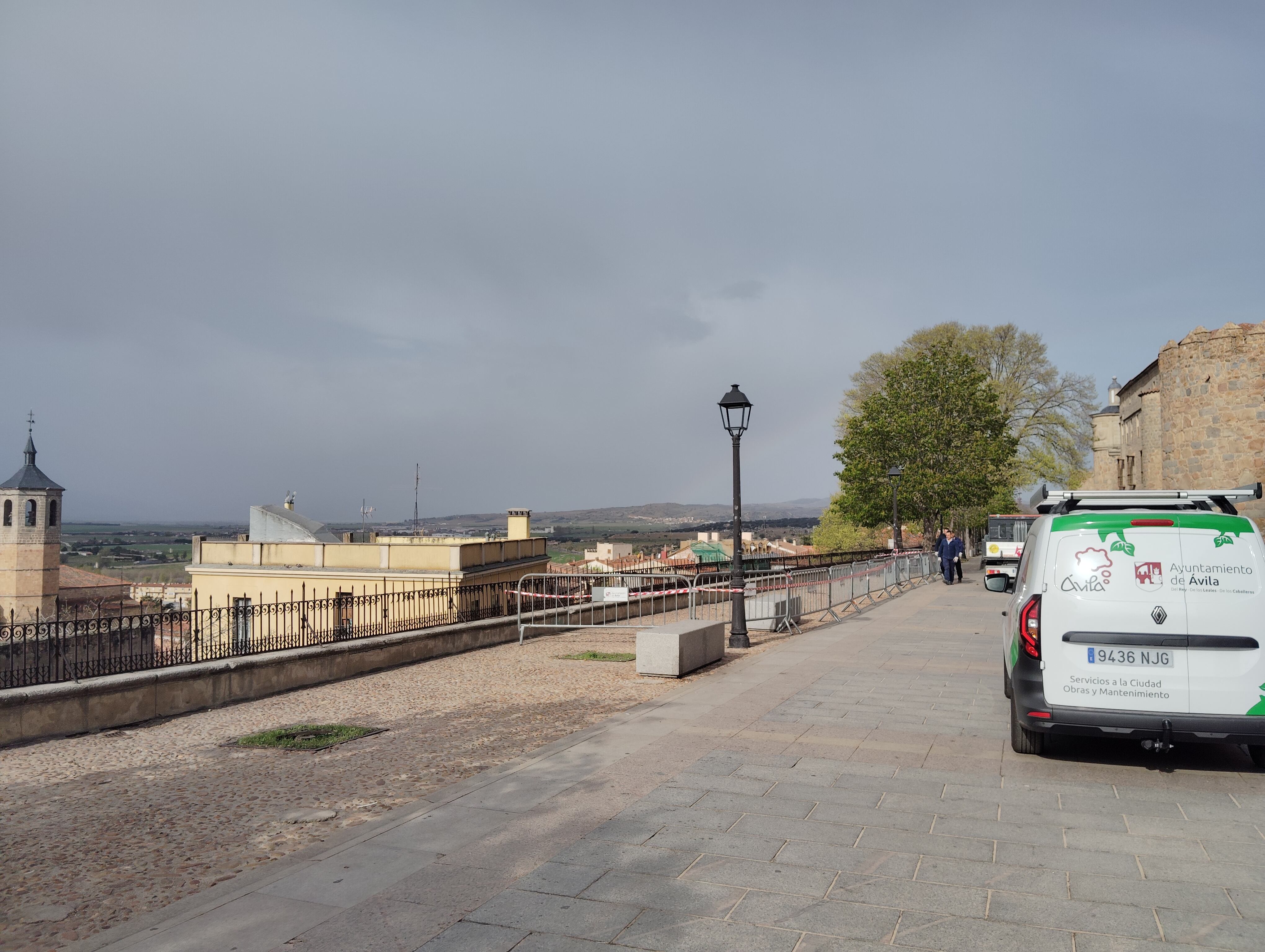 Por precaución se ha vallado la zona afectada para evitar el paso de peatones